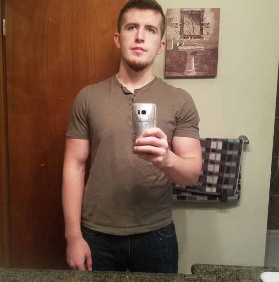Profile Picture of Blake Edwards (@eblake34) on Poshmark