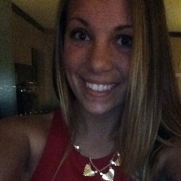 Profile Picture of Chelsea Zitani (@chelsea1114) on Poshmark