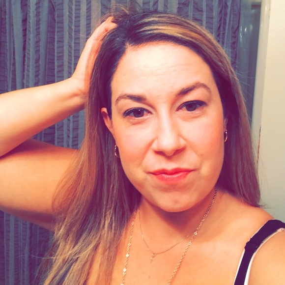 Profile Picture of Riana Panagiotes (@ranapan) on Poshmark