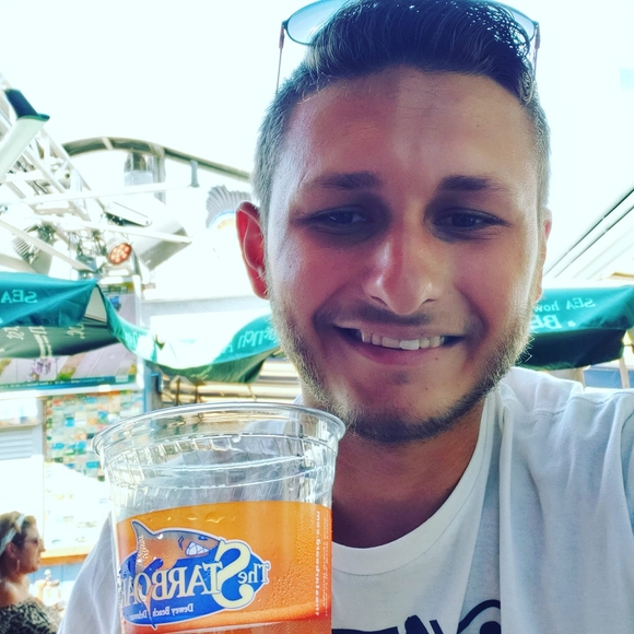 Profile Picture of Dylan Troutman (@troutman98) on Poshmark