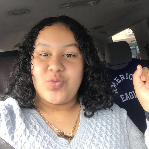 Profile Picture of Noamy Bonilla (@noamybonilla) on Poshmark