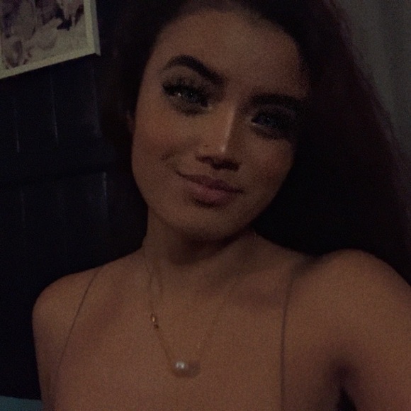 Profile Picture of Kehaulani Zablan (@kehaulanizablan) on Poshmark