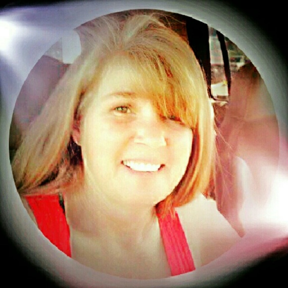 Profile Picture of Kimberly Grizzle (@grizzle7) on Poshmark