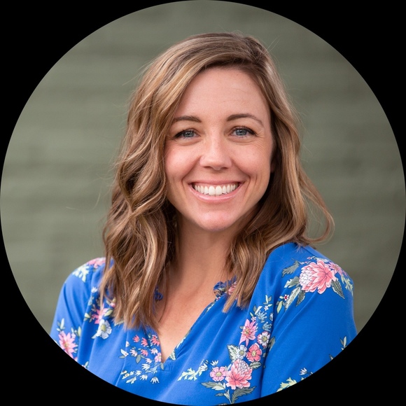 Profile Picture of Amanda Parramore (@helloamandap) on Poshmark