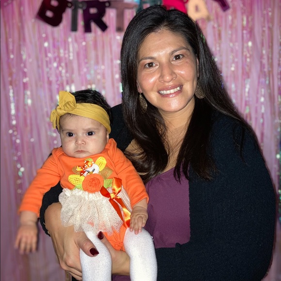 Profile Picture of Carmen Vasquez (@cvasquez34) on Poshmark