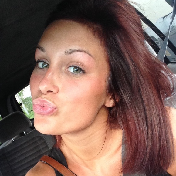 Profile Picture of Kacey Rhinesmith (@kacelee) on Poshmark