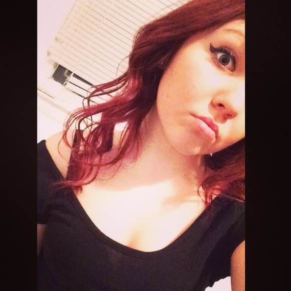 Profile Picture of Paige Neidecker (@paigeneidecker) on Poshmark