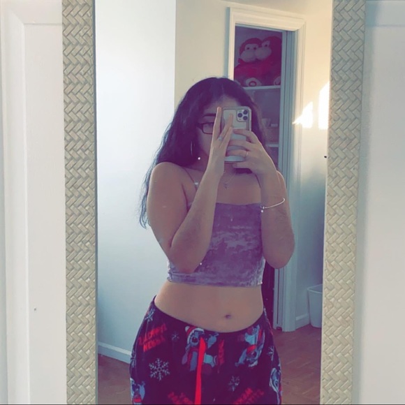 Profile Picture of Diane Narro (@dianenarro12) on Poshmark