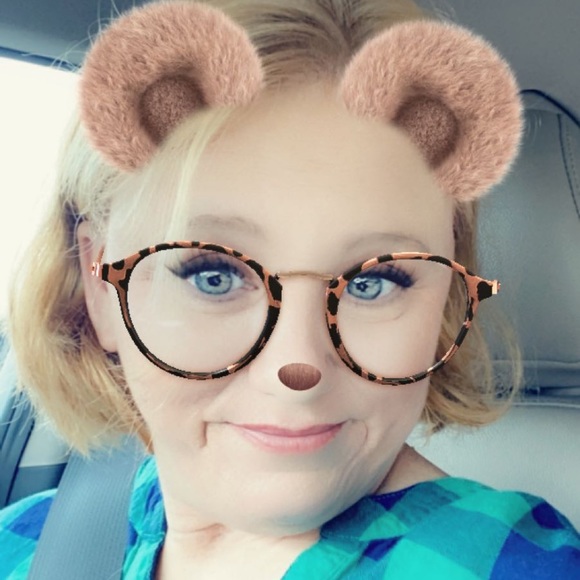 Profile Picture of Shelly Pope (@mommapope507) on Poshmark