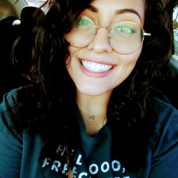 Profile Picture of Jianna Limon (@boujiannabudget) on Poshmark