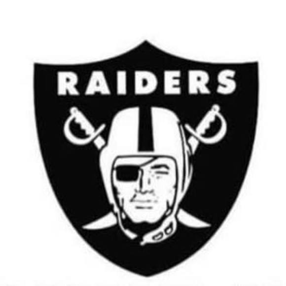 Profile Picture of Octavio Fernandez (@izekfernandez) on Poshmark