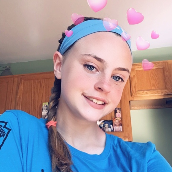 Profile Picture of Brooklynn Wessell (@brookie__26) on Poshmark