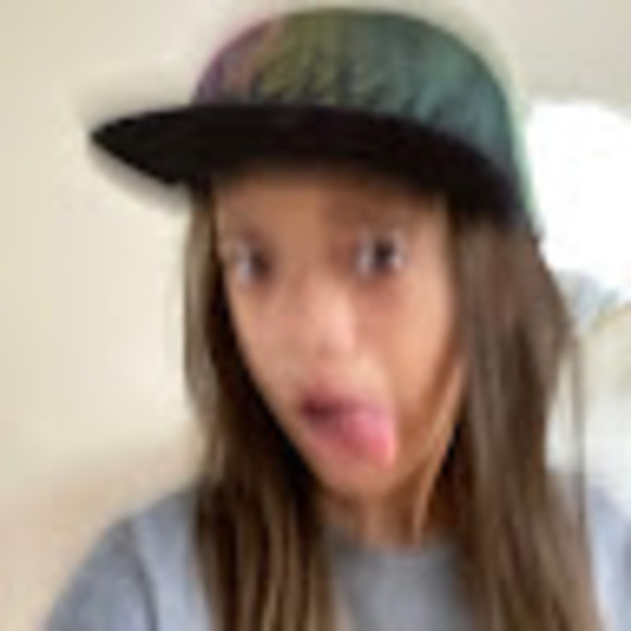 Profile Picture of Serena Ramirez (@serenar448) on Poshmark