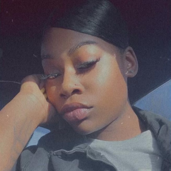 Profile Picture of Kahij'ae Zakell (@kzakell) on Poshmark