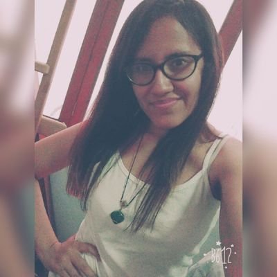 Profile Picture of Vivian Alvarado (@Vivi_Scarlet) on Twitter