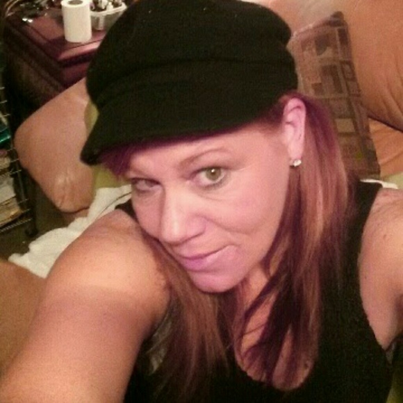 Profile Photo of Tonya Johnson (@ricksgirl123) on Poshmark