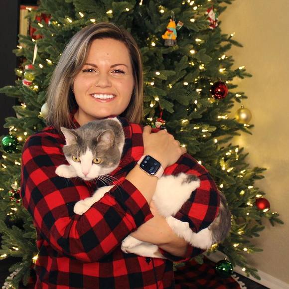 Profile Picture of Amelia Anvary (@ameliaanvary) on Poshmark