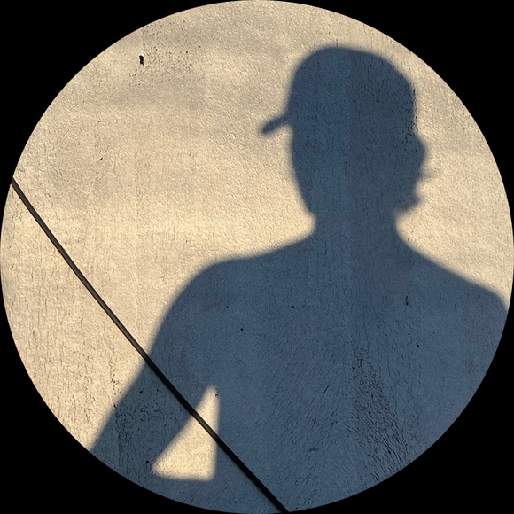 Profile Picture of Ian Bell (@ian_bell) on Poshmark