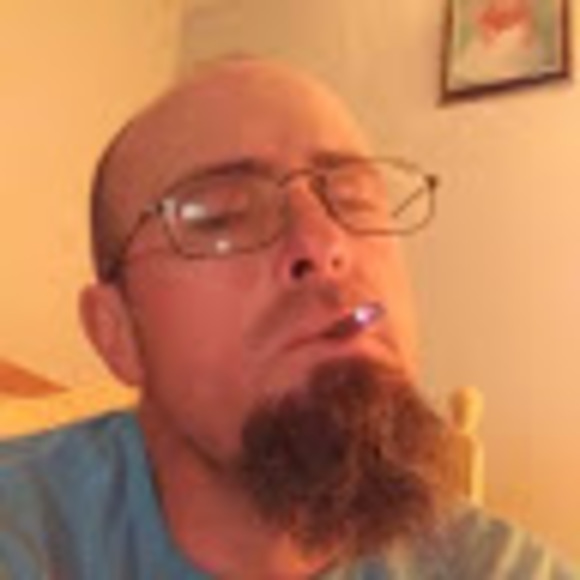 Profile Picture of Andrew Benoit (@andrewbenoit82) on Poshmark