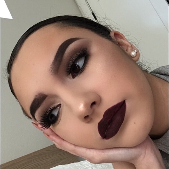 Alexa Kinney - Poshmark Profile Picture of Alexa Kinney (@alexaleee) on Poshmark