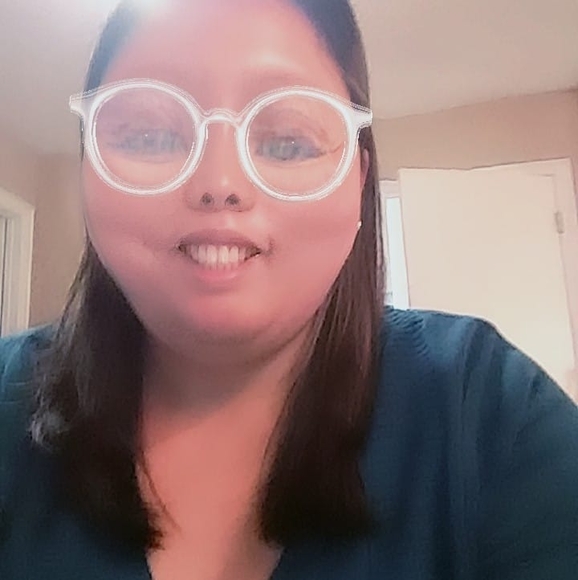 Profile Picture of Gonzalez Martina (@martina_lloren) on Poshmark