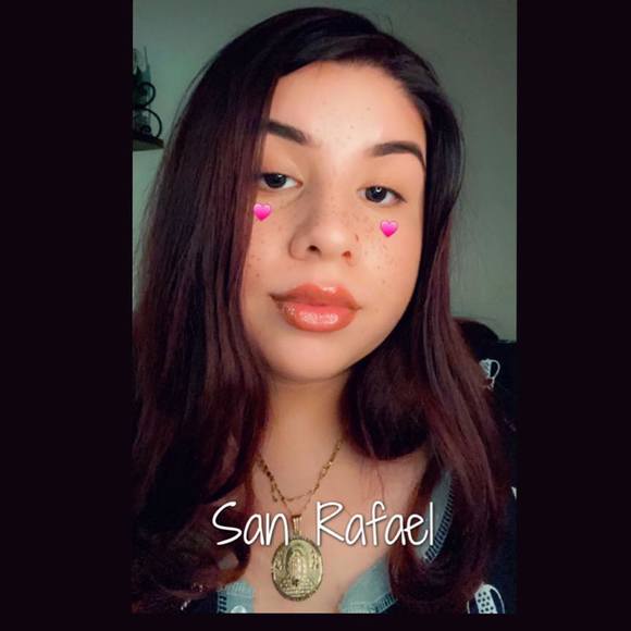 Profile Picture of Maritza Herrera (@maritzaaa415) on Poshmark