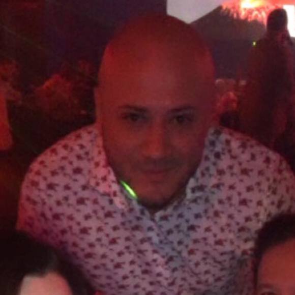 Profile Picture of Aaron Jimenez (@calderonj86) on Poshmark