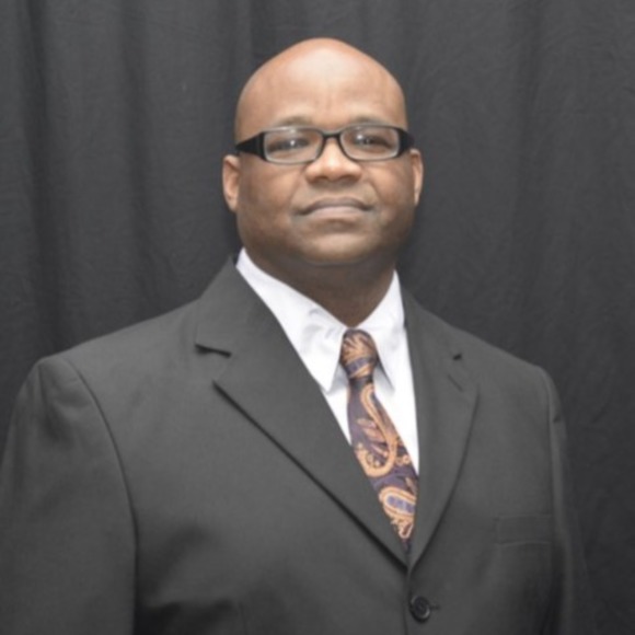 Profile Picture of Leonard James (@lejamesjr) on Poshmark