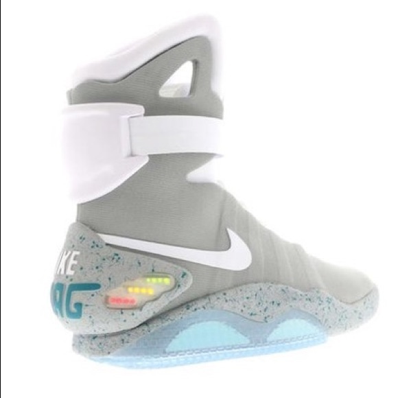 Profile Picture of Solomon Morsman (@bigballersol) on Poshmark