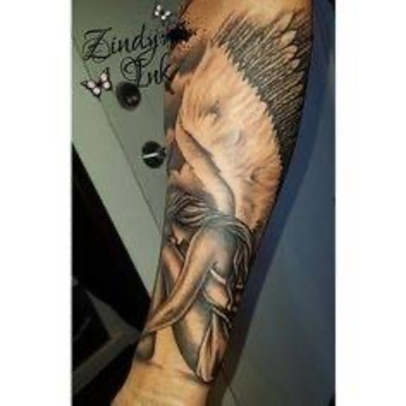 Profile Picture of Lester Esquerra (@lesteresquerra) on Poshmark