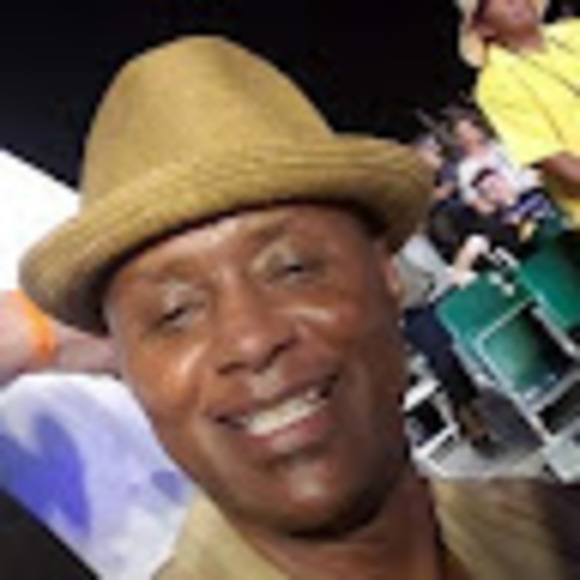 Profile Picture of Robert Charles (@rc428761) on Poshmark
