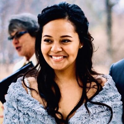 Profile Picture of Candace Chavez (@casthelight) on Twitter