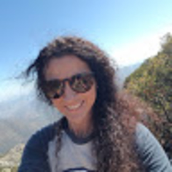 Profile Picture of Alexandra Wiggers (@chiletres3) on Poshmark