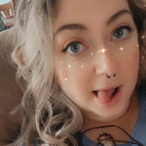 Profile Picture of Heather Chase (@hchase0412) on Poshmark