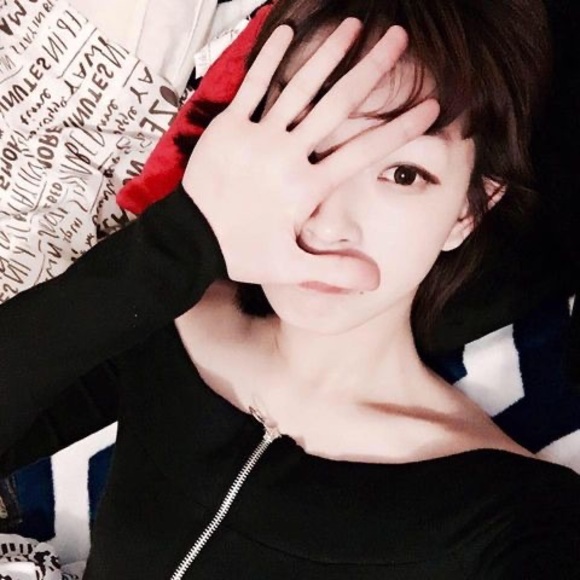 Profile Picture of Kyeong Hyeon (@byeonnee) on Poshmark