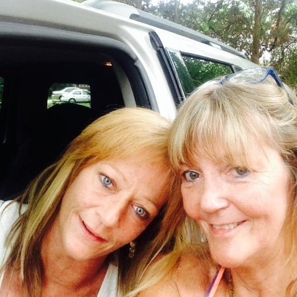 Profile Picture of Tara bruton Scalf (@tarascalf) on Poshmark