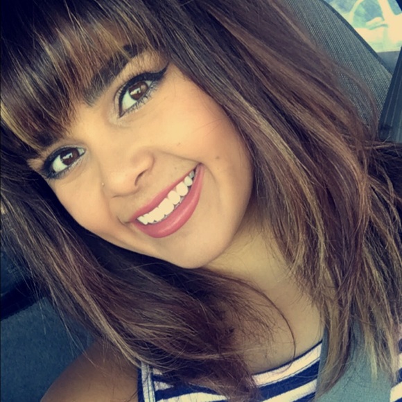 Profile Picture of Bryana Saiz (@obviouslybry) on Poshmark