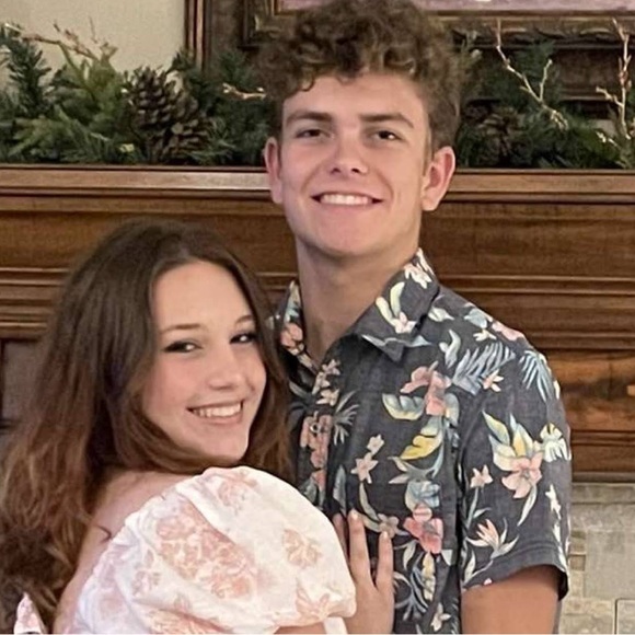 Profile Picture of Kami Hebert (@kamihebert3) on Poshmark