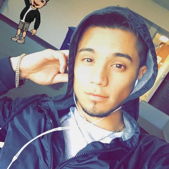 Profile Picture of Alberto Sanchez (@albesanchez) on Poshmark