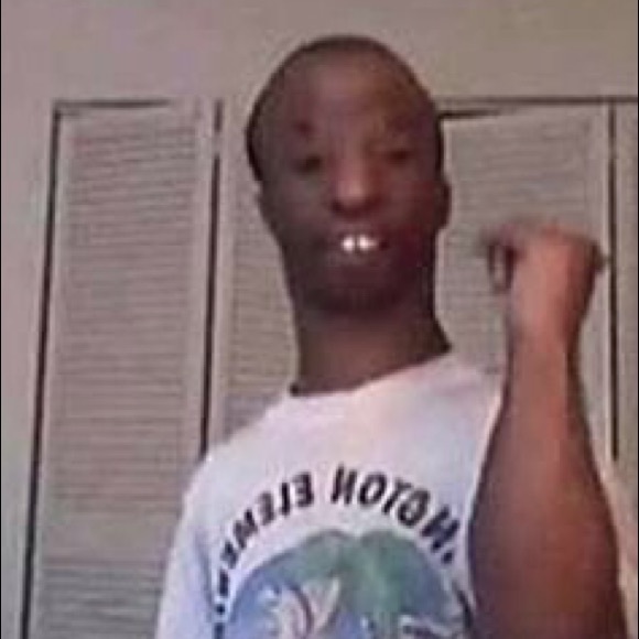 Jeff Damisse - Poshmark Profile Picture of Jeff Damisse (@jeffdamisse) on Poshmark