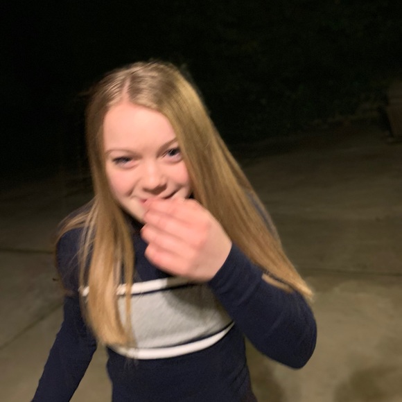 Profile Picture of Brooke Backinger (@brookedance) on Poshmark