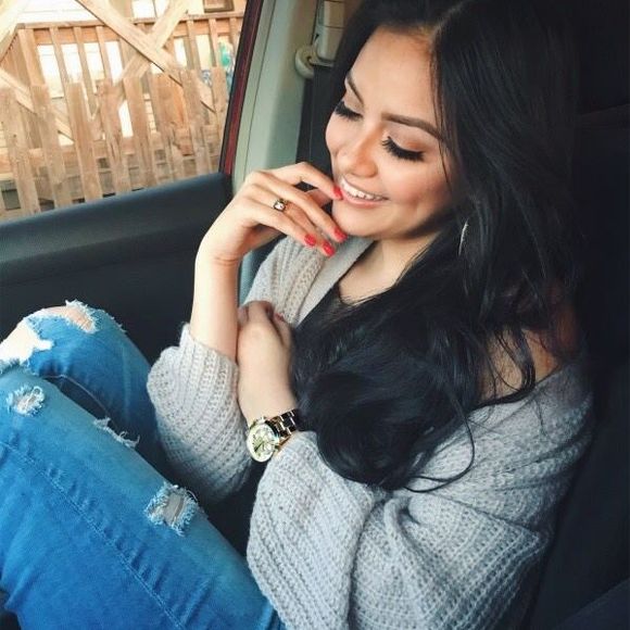 Profile Picture of Nohely Chavez (@nojelly_) on Poshmark