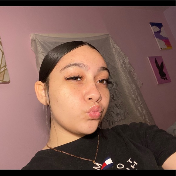 Profile Picture of Tatyana Conward (@tatyana77800) on Poshmark