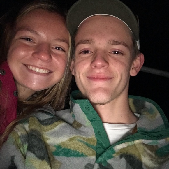 Profile Picture of Hunter Yates (@hunterlaurel) on Poshmark