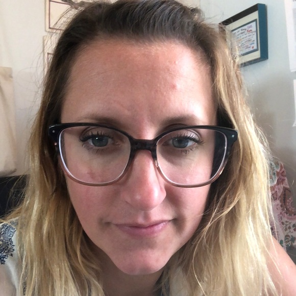 Profile Picture of Jillian Booth (@jnbooth) on Poshmark