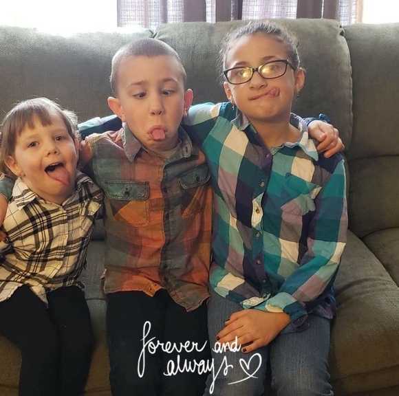 Profile Picture of Chelsea Zirbes (@cbeste) on Poshmark