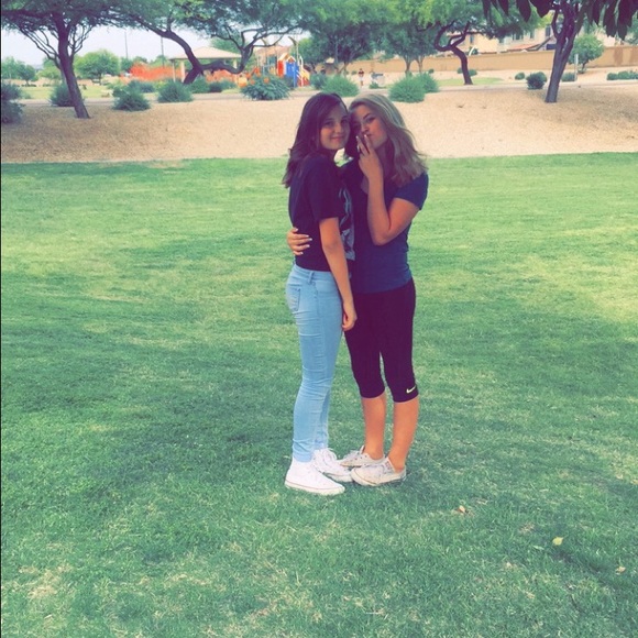 Profile Picture of Kasey Selvage (@kaseyyjordann) on Poshmark