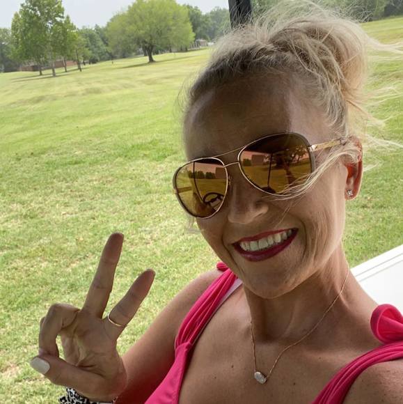 Profile Picture of Kesha Schierling (@keshafm) on Poshmark