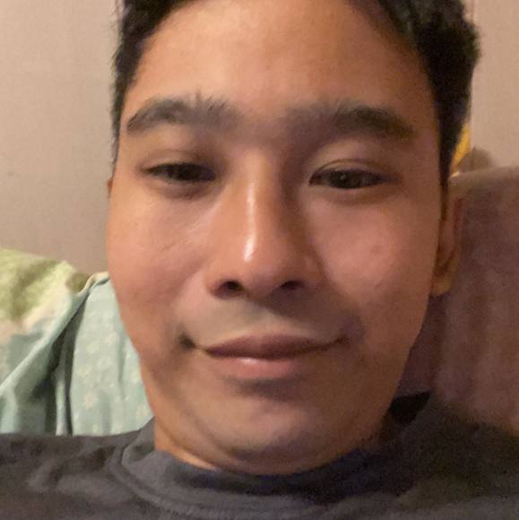 Profile Picture of Darwin Nagamine (@darwinnagamine) on Poshmark