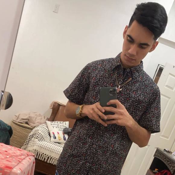 Profile Picture of Fernando Saucedo (@nando_0130) on Poshmark